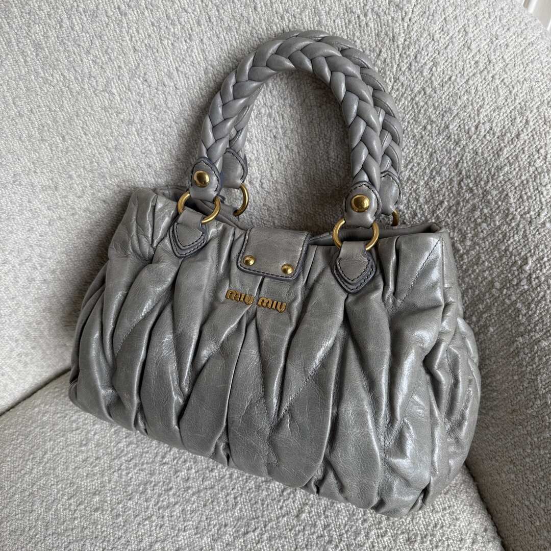 PreOwned Miu Miu Matelasse Grey Leather Handbag